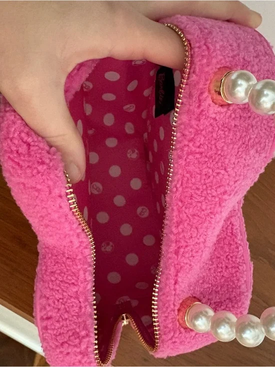 Our Universe Barbie Heart Figural Pink Fuzzy Purse Bag Pearls Exclusive NWOT - Picture 7 of 11